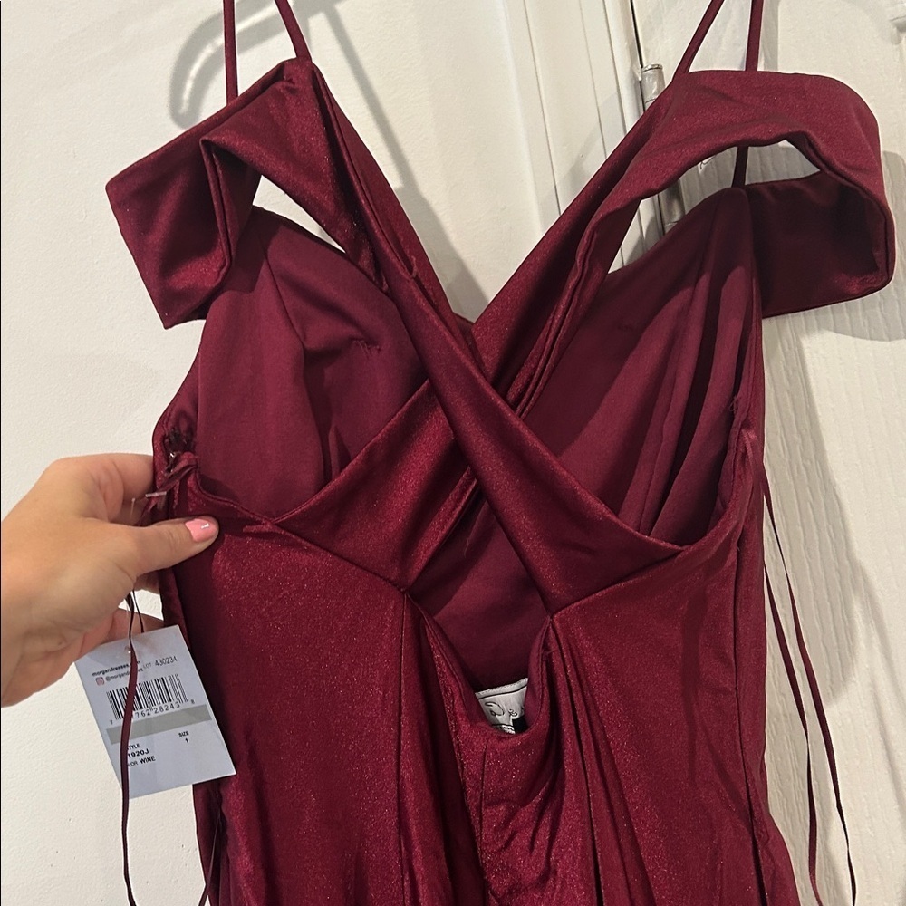 Chic Wine Maxi Dress Morgan & Co - Picture 3 of 6